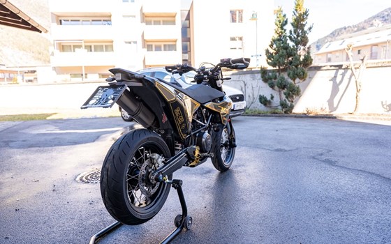 Gebrauchtmotorrad Husqvarna 701 Supermoto - Bild 3
