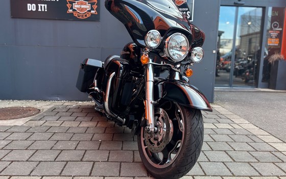 Gebrauchtmotorrad Harley-Davidson Street Glide FLHX - Bild 1