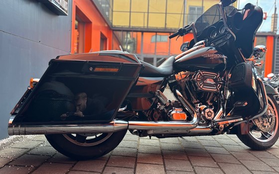Gebrauchtmotorrad Harley-Davidson Street Glide FLHX - Bild 3
