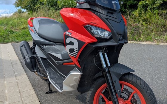 Gebrauchtmotorrad Aprilia SR GT 200 - Bild 1