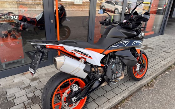 Gebrauchtmotorrad KTM 890 SMT - Bild 3