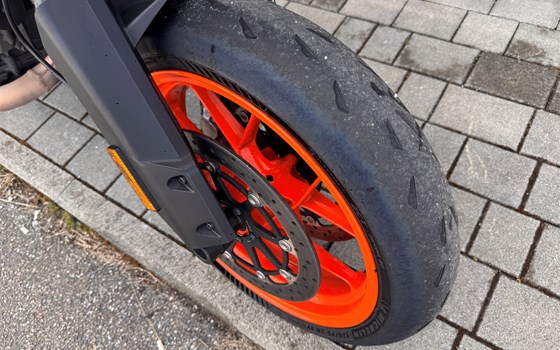 Gebrauchtmotorrad KTM 890 SMT - Bild 9