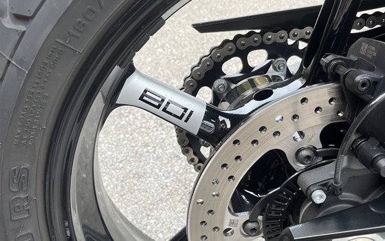 Gebrauchtmotorrad Husqvarna Svartpilen 801 - Bild 12