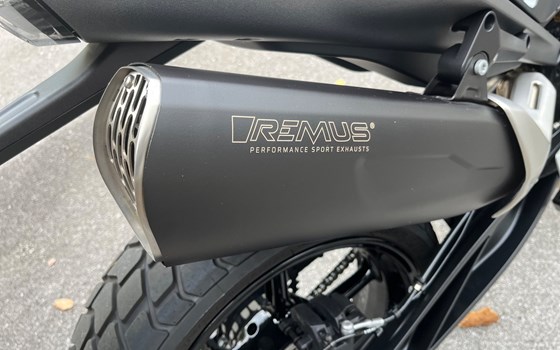 Gebrauchtmotorrad Husqvarna Svartpilen 801 - Bild 9