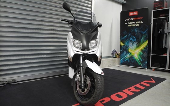 Gebrauchtmotorrad Yamaha X-Max 250 - Bild 2