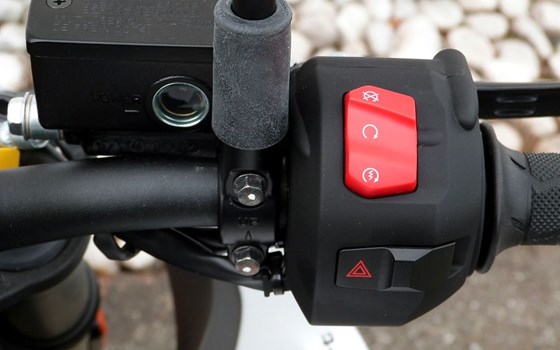 Gebrauchtmotorrad Suzuki GSX-8S - Bild 16