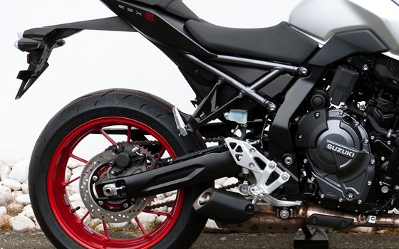 Gebrauchtmotorrad Suzuki GSX-8S - Bild 6