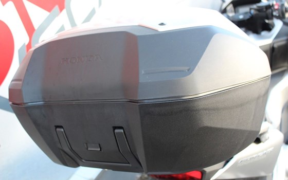 Gebrauchtmotorrad Honda Forza 750 - Bild 16