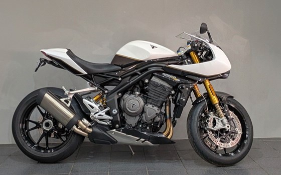 Gebrauchtmotorrad Triumph Speed Triple 1200 RR - Bild 4