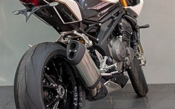 Gebrauchtmotorrad Triumph Speed Triple 1200 RR - Bild 5