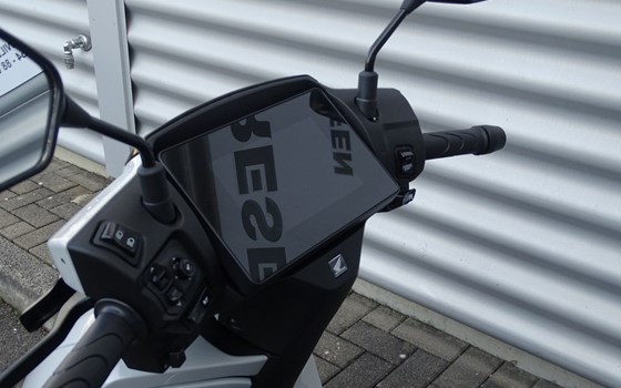 Gebrauchtmotorrad Honda CUV e: - Bild 4