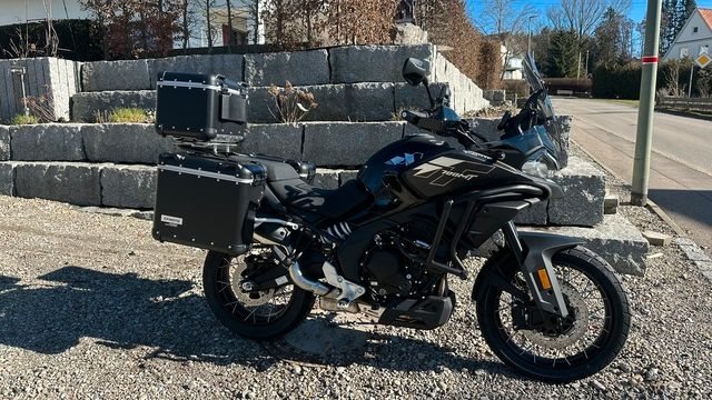 CFMOTO 700MT