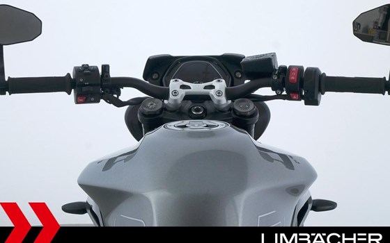 Gebrauchtmotorrad Triumph Street Triple 765 R - Bild 13