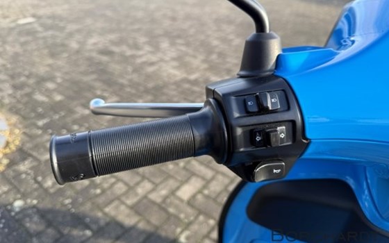 Neufahrzeug Vespa Sprint 125 i.e. 3V - Bild 11