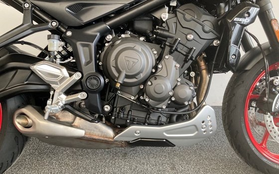 Neufahrzeug Triumph Trident 660 Triple Tribute - Bild 11