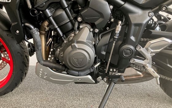 Neufahrzeug Triumph Trident 660 Triple Tribute - Bild 5