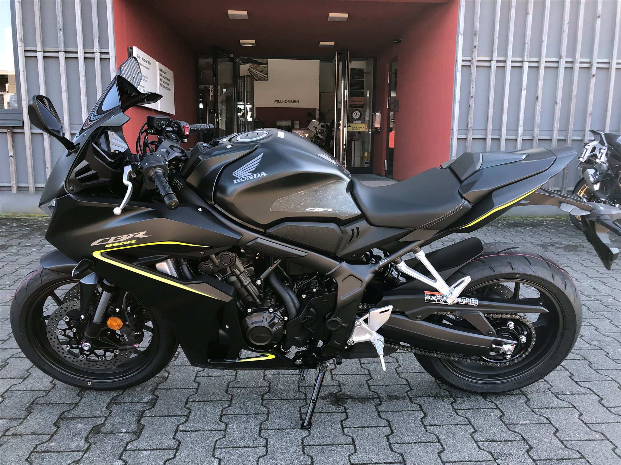 Honda CBR650R