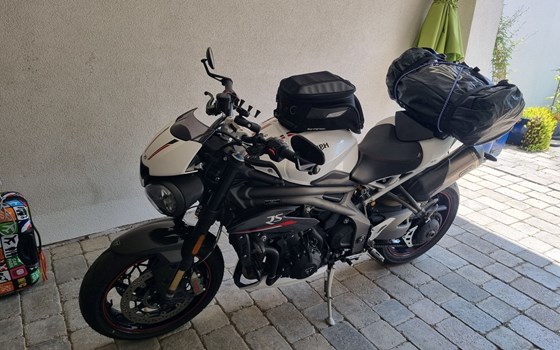 Gebrauchtmotorrad Triumph Speed Triple RS - Bild 2