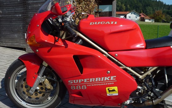 Gebrauchtmotorrad Ducati 888 Strada - Bild 8