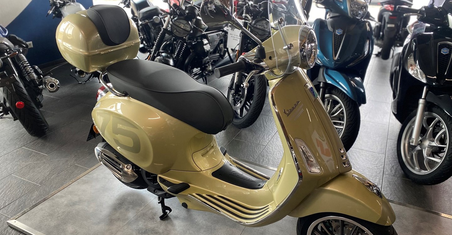 Angebot Vespa Primavera 125 75th