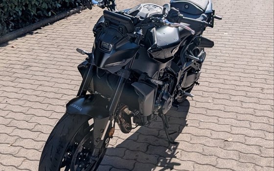 Gebrauchtmotorrad Yamaha MT-09 - Bild 1