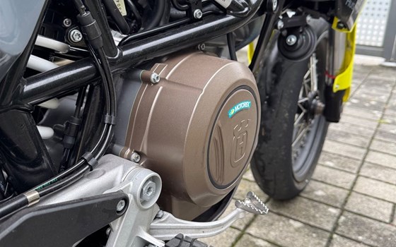 Gebrauchtmotorrad Husqvarna 701 Supermoto - Bild 8