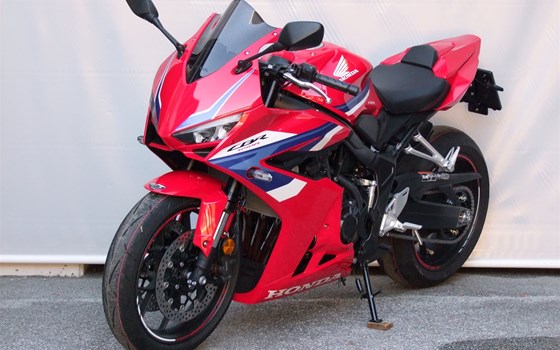 Neufahrzeug Honda CBR650R E-Clutch - Bild 1