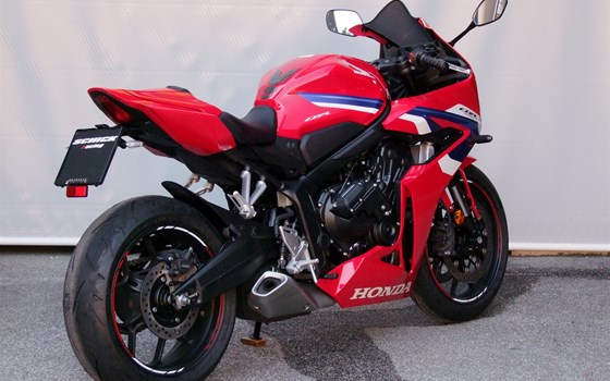 Neufahrzeug Honda CBR650R E-Clutch - Bild 11