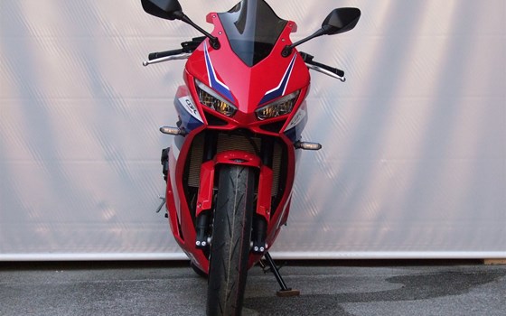 Neufahrzeug Honda CBR650R E-Clutch - Bild 17