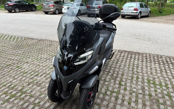 Gebrauchtmotorrad Piaggio MP3 400 Sport - Bild 1