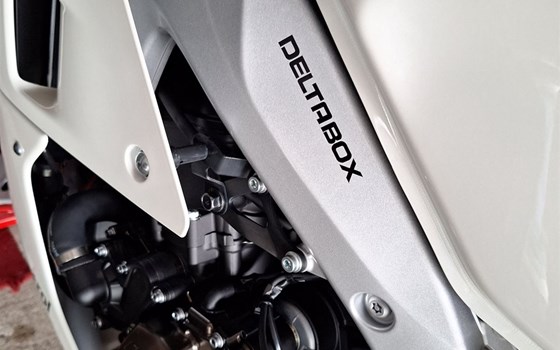 Gebrauchtmotorrad Yamaha XSR900 GP - Bild 13