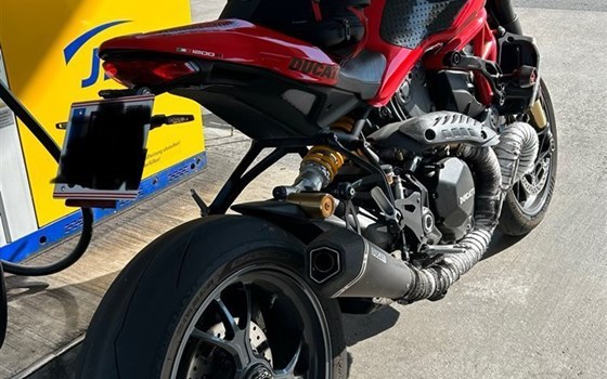 Gebrauchtmotorrad Ducati Monster 1200 R - Bild 1
