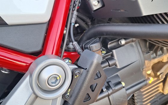 Gebrauchtmotorrad Moto Guzzi V85 TT Evoactive Graphics - Bild 3