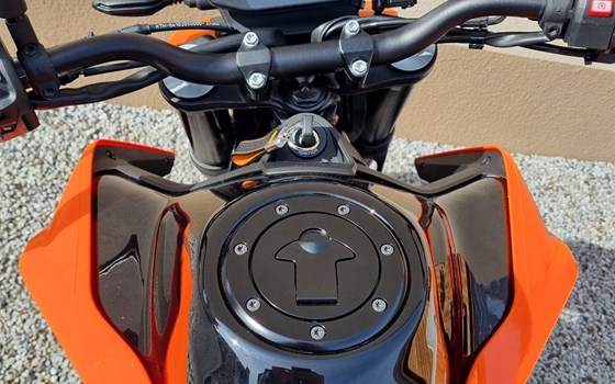 Gebrauchtmotorrad KTM 790 Duke L - Bild 11