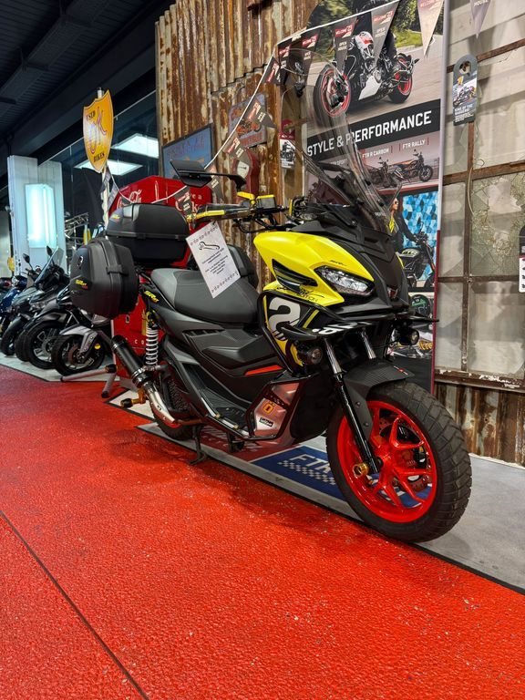 Aprilia SR GT 200