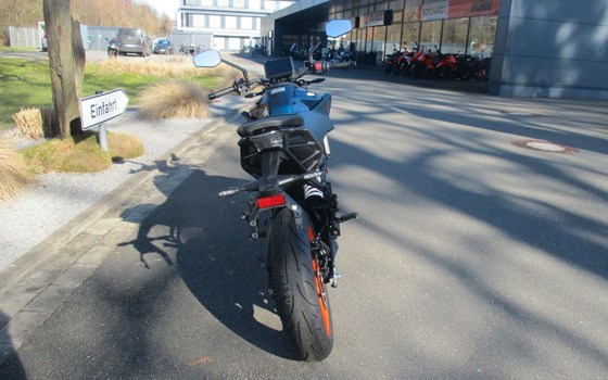 Neufahrzeug KTM 125 Duke - Bild 8