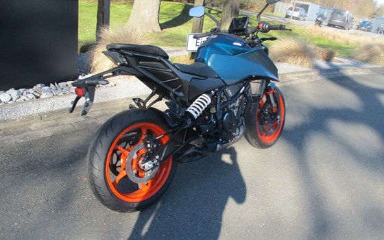 Neufahrzeug KTM 125 Duke - Bild 9