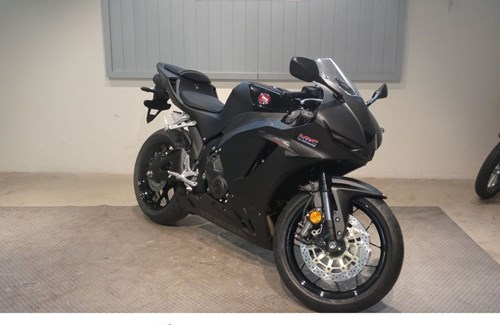 Neumotorrad Honda CBR600RR