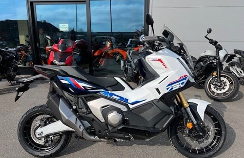 Neumotorrad Honda X-ADV