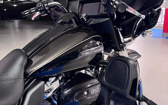 Gebrauchtmotorrad Harley-Davidson Tri Glide Ultra Classic - Bild 12