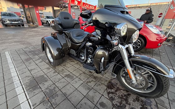 Gebrauchtmotorrad Harley-Davidson Tri Glide Ultra Classic - Bild 2