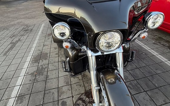 Gebrauchtmotorrad Harley-Davidson Tri Glide Ultra Classic - Bild 3