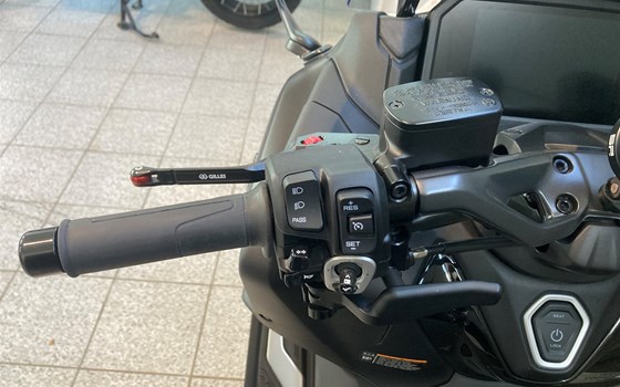 Gebrauchtmotorrad Yamaha TMAX Tech MAX - Bild 7