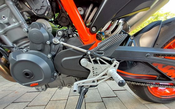 Gebrauchtmotorrad KTM 890 Duke R - Bild 5