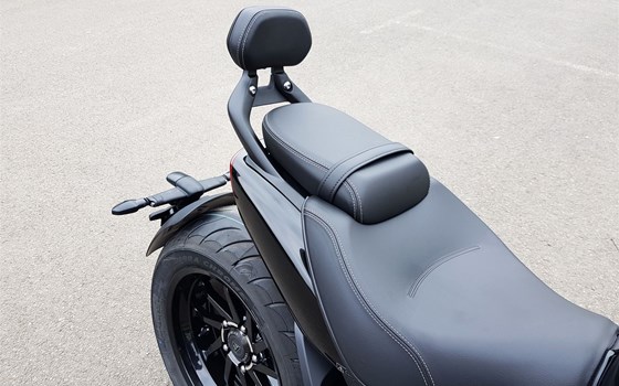 Gebrauchtmotorrad Triumph Rocket 3 Storm GT - Bild 5