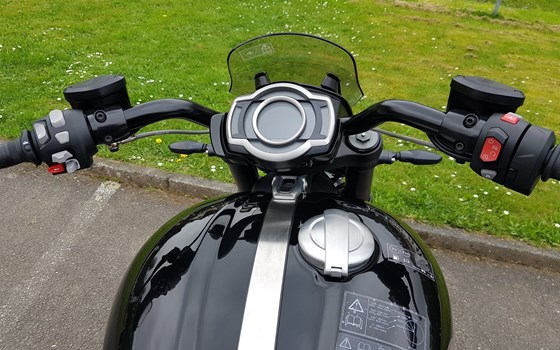 Gebrauchtmotorrad Triumph Rocket 3 Storm GT - Bild 5