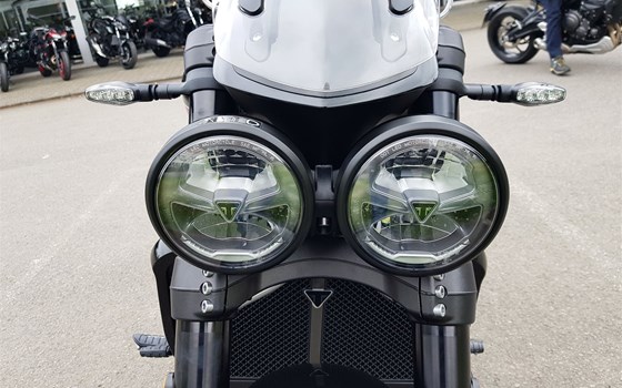 Gebrauchtmotorrad Triumph Rocket 3 Storm GT - Bild 8