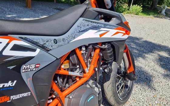 Gebrauchtmotorrad KTM 690 SMC R - Bild 3