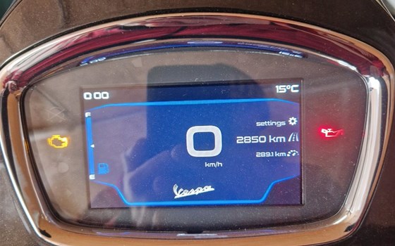 Gebrauchtmotorrad Vespa GTS 300 Super Tech - Bild 7