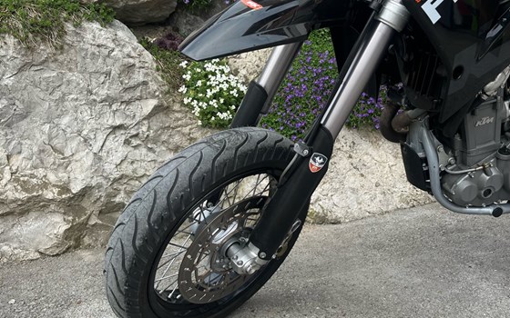 Gebrauchtmotorrad KTM 640 LC4 Supermoto - Bild 10